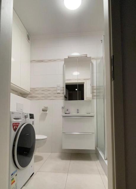 3 Rooms Aircon Apartment With Free Parking, Balcony Walking Distance Old Town Cracóvia Exterior foto